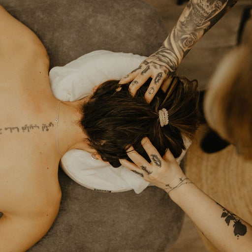 Amiee performing an Indian head massage